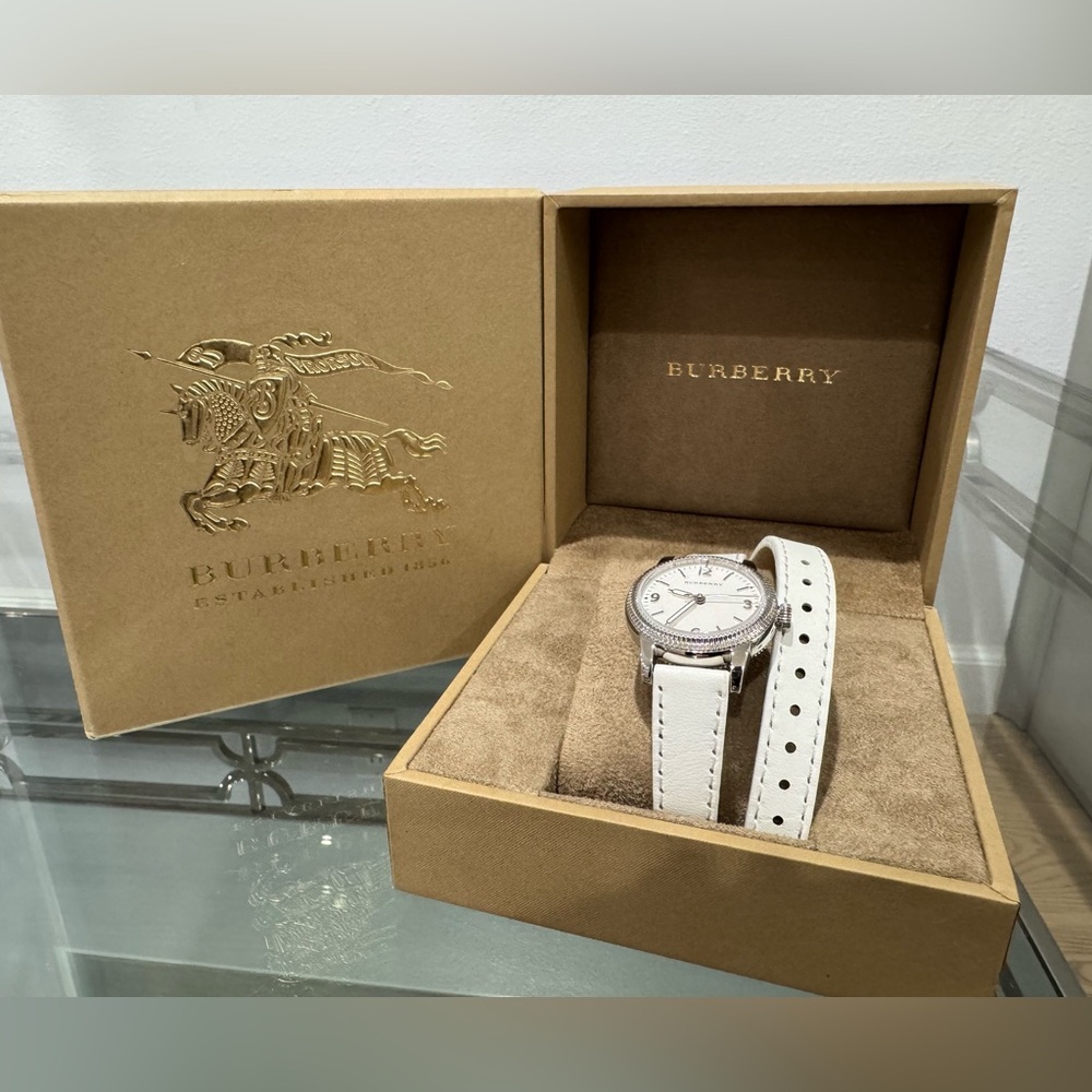 NWT Burberry Watch with Double Wrap Leather Strap - Picture 3 of 8